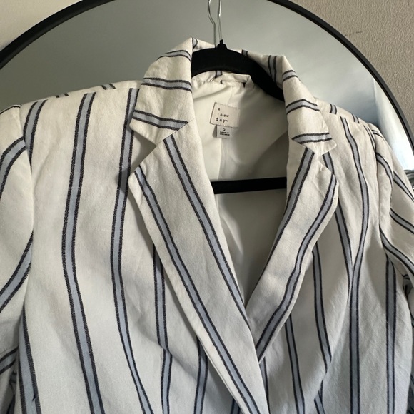 A New Day Striped Linen Blazer - Picture 2 of 6
